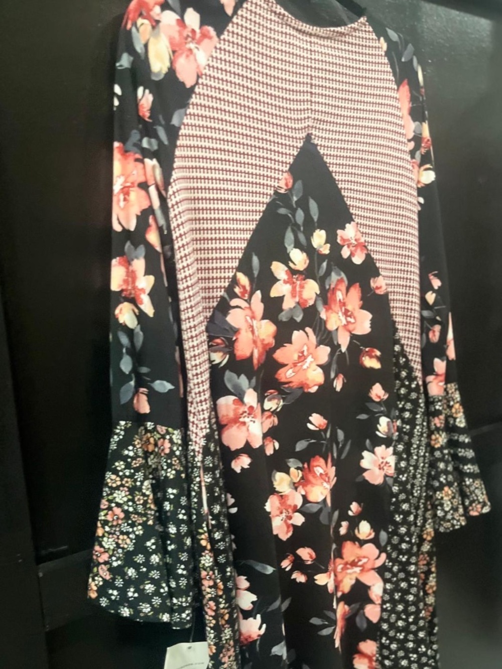 NWT | Sugarfox | Bohemian Flowy Floral Dress | Size Small - Picture 7 of 10